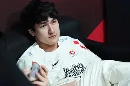 开云官网-瑞士队不断突破！，Karsa连续七场比赛得分超过持续失利再创辉煌时刻